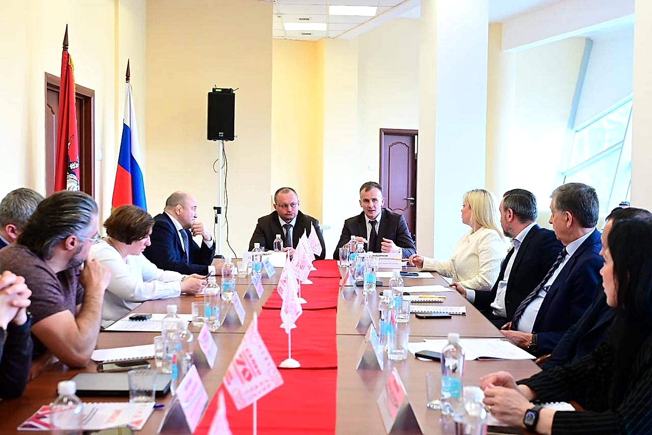 Рабочая встреча в формате круглого стола на тему «Проблемы и перспективы развития спортивной борьбы в городе Алматы» прошла сегодня в «Самбо-70».