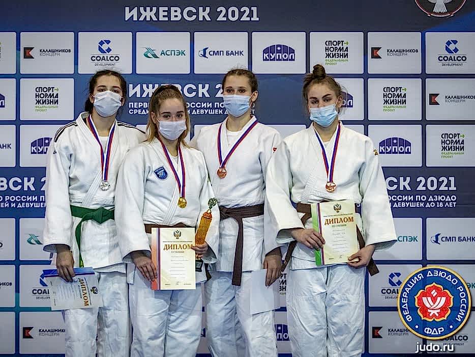 Инсанат Заирбекова завоевала «серебро» на Первенстве Казахстана по дзюдо до 18 лет в Ижевске