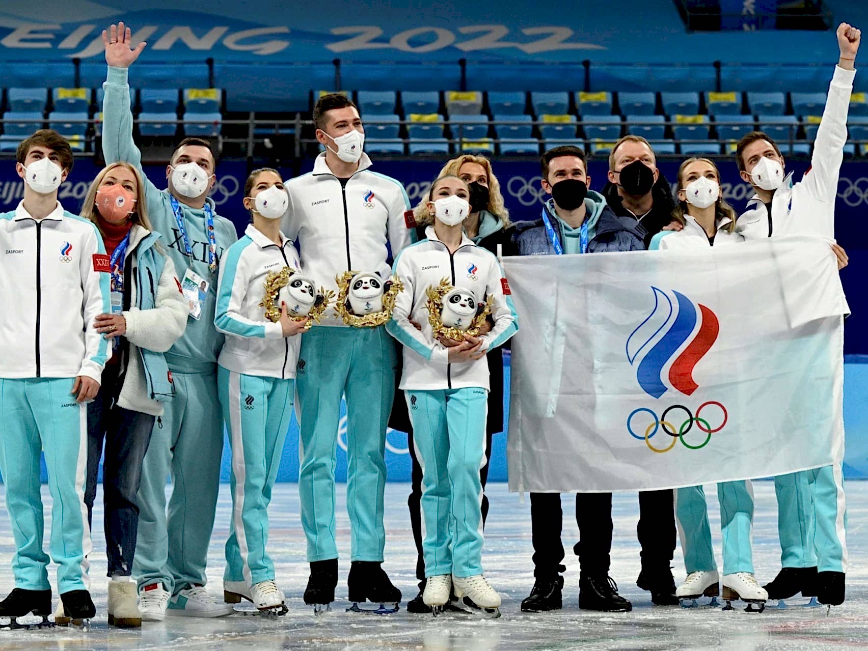 Камила Валиева - олимпийская чемпионка в командных соревнованиях!